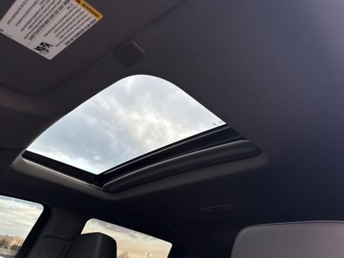 Used 2024 GMC Sierra 1500 SLT w/ SLT Premium Plus Package image 26