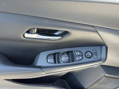 Used 2025 Nissan Sentra SV FWD image 14