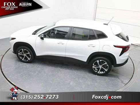 Used 2024 Chevrolet Trax RS image 27