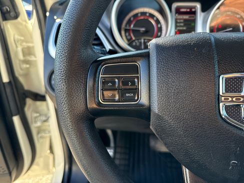 Used 2018 Dodge Journey SE image 17