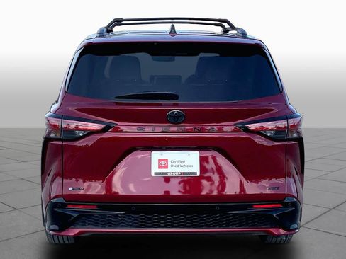 Used 2026 Toyota Sienna XSE FWD image 5