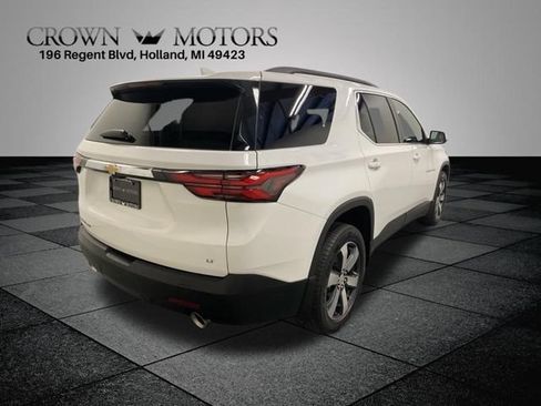 Used 2023 Chevrolet Traverse LT w/ LT Premium Package AWD/4WD image 6