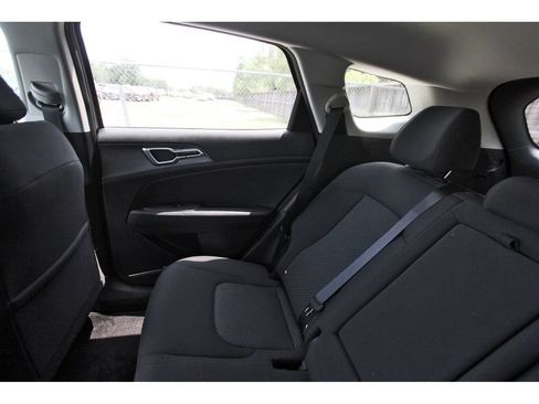 Used 2024 Kia Sportage LX AWD/4WD image 12