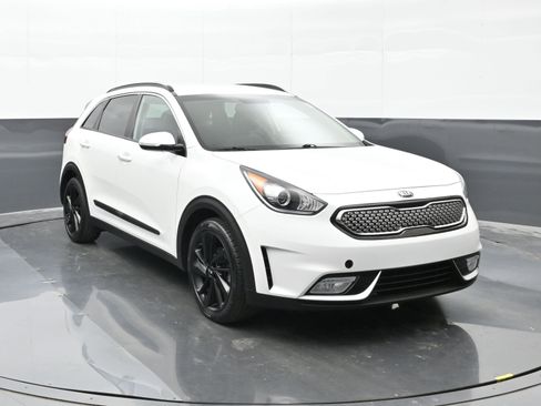 Used 2019 Kia Niro S Touring image 2
