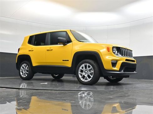 Used 2023 Jeep Renegade Latitude image 45