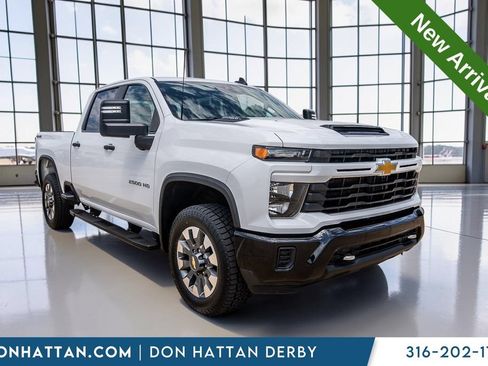 Used 2024 Chevrolet Silverado 2500 Custom w/ Custom Value Package AWD/4WD image 37