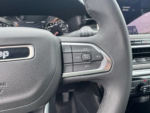 Used 2024 Jeep Compass Latitude AWD/4WD image 22