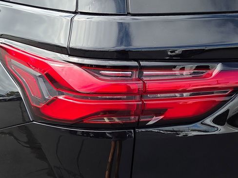 Used 2022 Chevrolet Traverse RS image 10