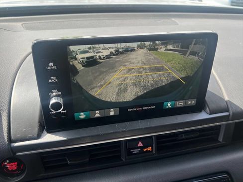 Used 2023 Honda Pilot Touring image 14