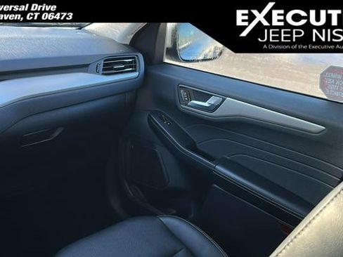 Used 2022 Ford Escape SEL image 22