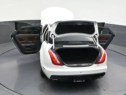 Used 2016 Jaguar XJ L Portfolio RWD image 35