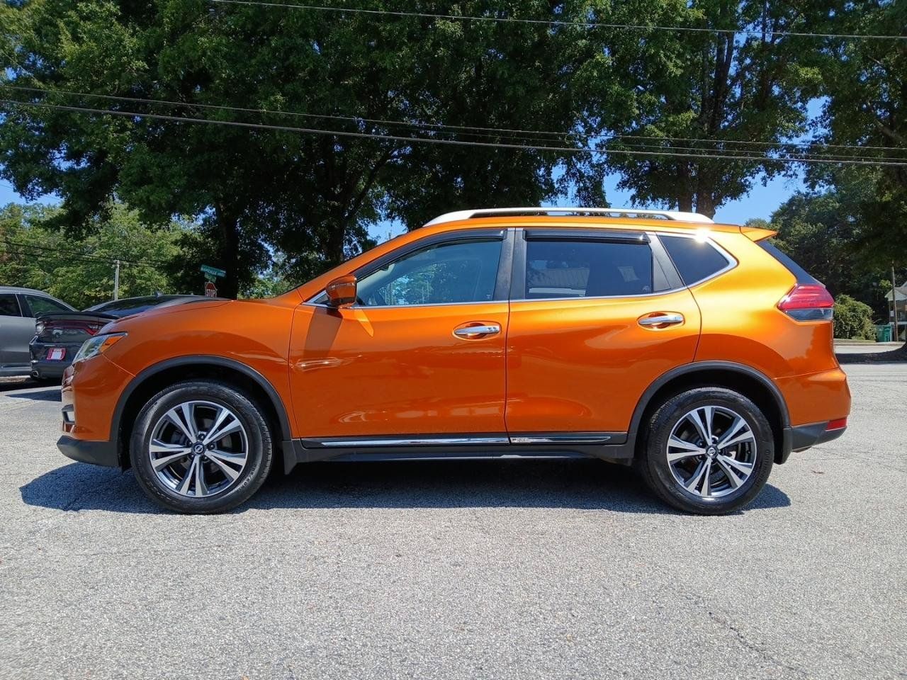 Used 2017 Nissan Rogue SL w/ SL Premium Package AWD/4WD image 1