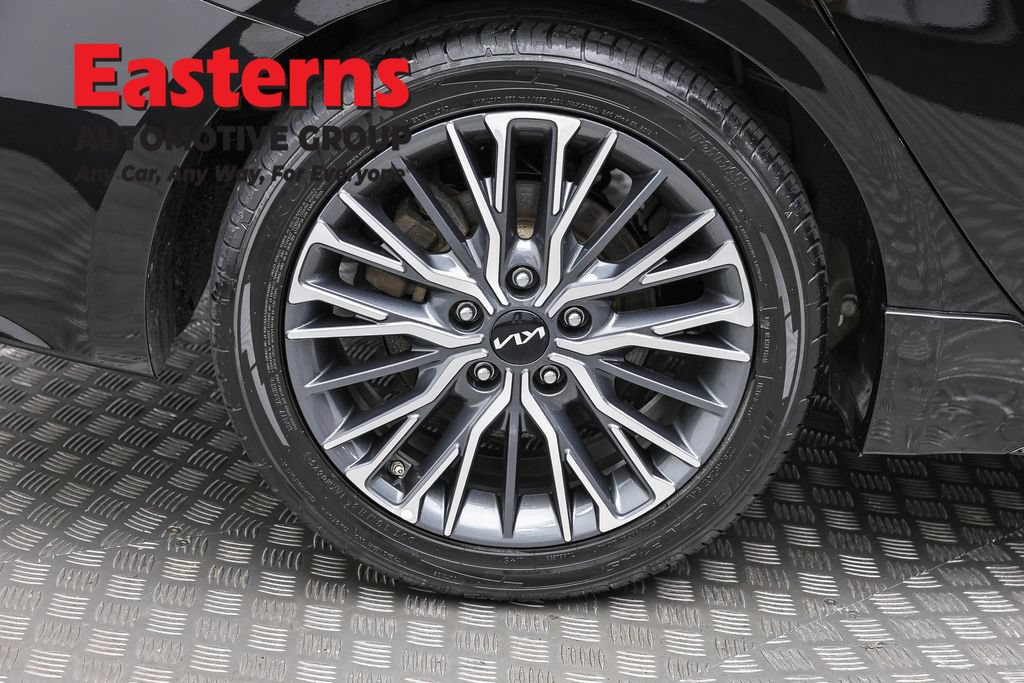 Used 2023 Kia Forte GT-Line w/ GT-Line Premium Package FWD image 32