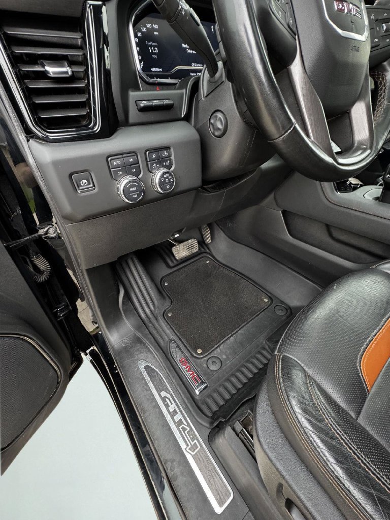 Used 2025 GMC Sierra 1500 AT4 w/ Technology Package AWD/4WD image 38