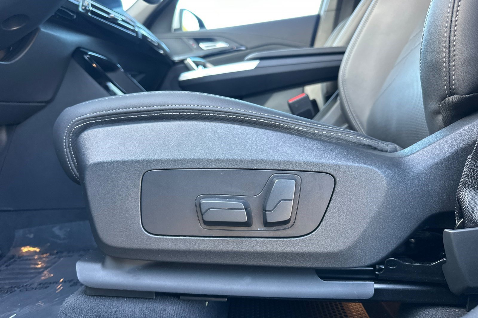 Used 2023 BMW X1 xDrive28i w/ Convenience Package AWD/4WD image 14
