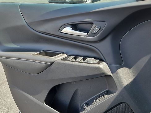 Used 2023 Chevrolet Equinox Premier FWD image 15