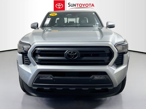 Used 2024 Toyota Tacoma SR5 AWD/4WD image 10