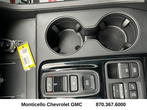 Used 2025 Honda Pilot TrailSport image 23