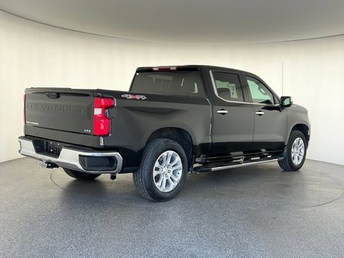 Used 2023 Chevrolet Silverado 1500 LTZ AWD/4WD image 3