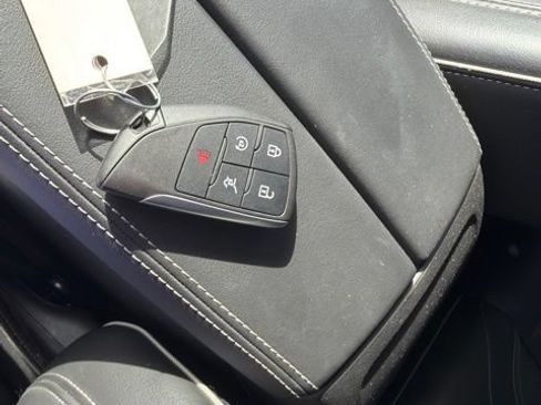 Used 2021 Buick Envision Essence w/ Technology Package I AWD/4WD image 25
