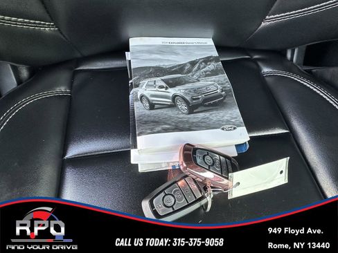 Used 2021 Ford Explorer XLT w/ Equipment Group 202A AWD/4WD image 34