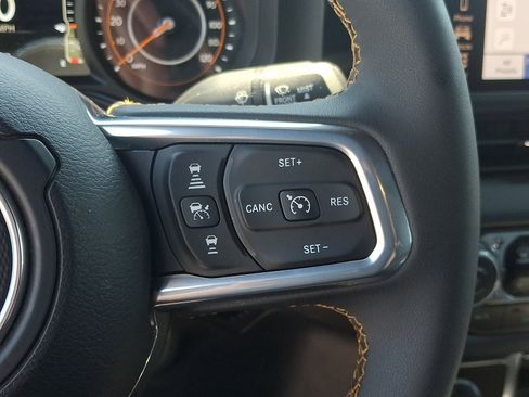 Used 2024 Jeep Wrangler Unlimited Sahara w/ Technology Group AWD/4WD image 22