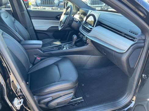 New 2025 Jeep Compass Limited image 11