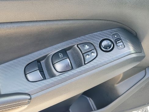 Used 2024 Nissan Altima 2.5 SV image 19