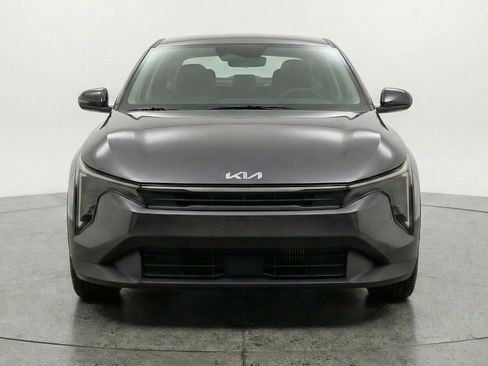 Used 2025 Kia K4 LXS image 2