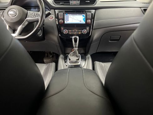 Used 2017 Nissan Rogue SL AWD/4WD image 39