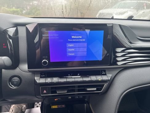 New 2025 Toyota Camry SE w/ Convenience Package FWD image 18