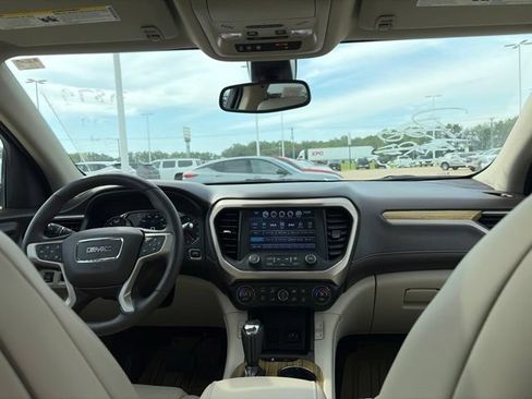 Used 2017 GMC Acadia Denali w/ Technology Package FWD image 22