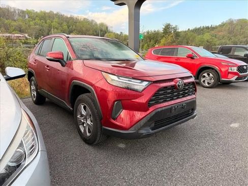 Used 2024 Toyota RAV4 XLE w/ Convenience Package image 7