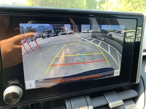 Used 2025 Toyota RAV4 XLE FWD image 22