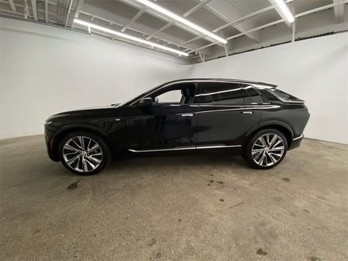 Certified 2024 Cadillac Lyriq Luxury w/ Nappa Leather Package image 3