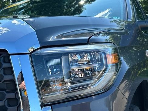 Used 2018 Toyota Tundra SR5 w/ TRD Off Road Package AWD/4WD image 10