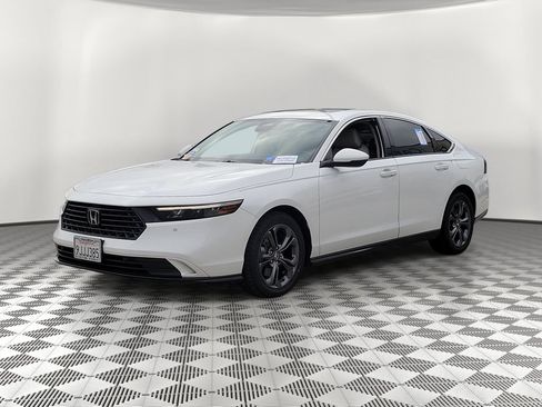 Certified 2024 Honda Accord EX-L image 3
