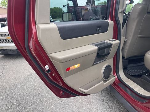 Used 2003 HUMMER H2 w/ Preferred Equipment Group image 16