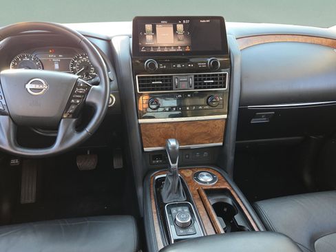 Used 2024 Nissan Armada SL w/ Captain's Chairs Package image 13