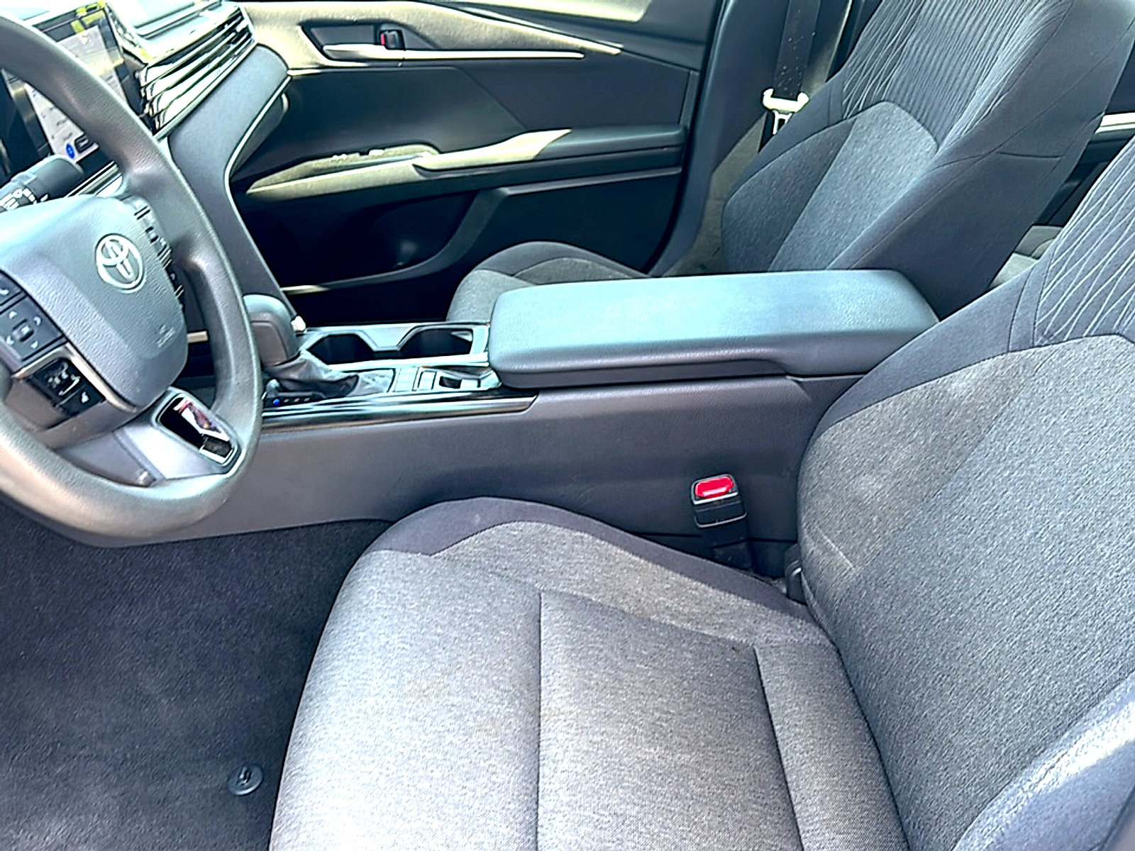 Used 2025 Toyota Camry LE FWD image 13