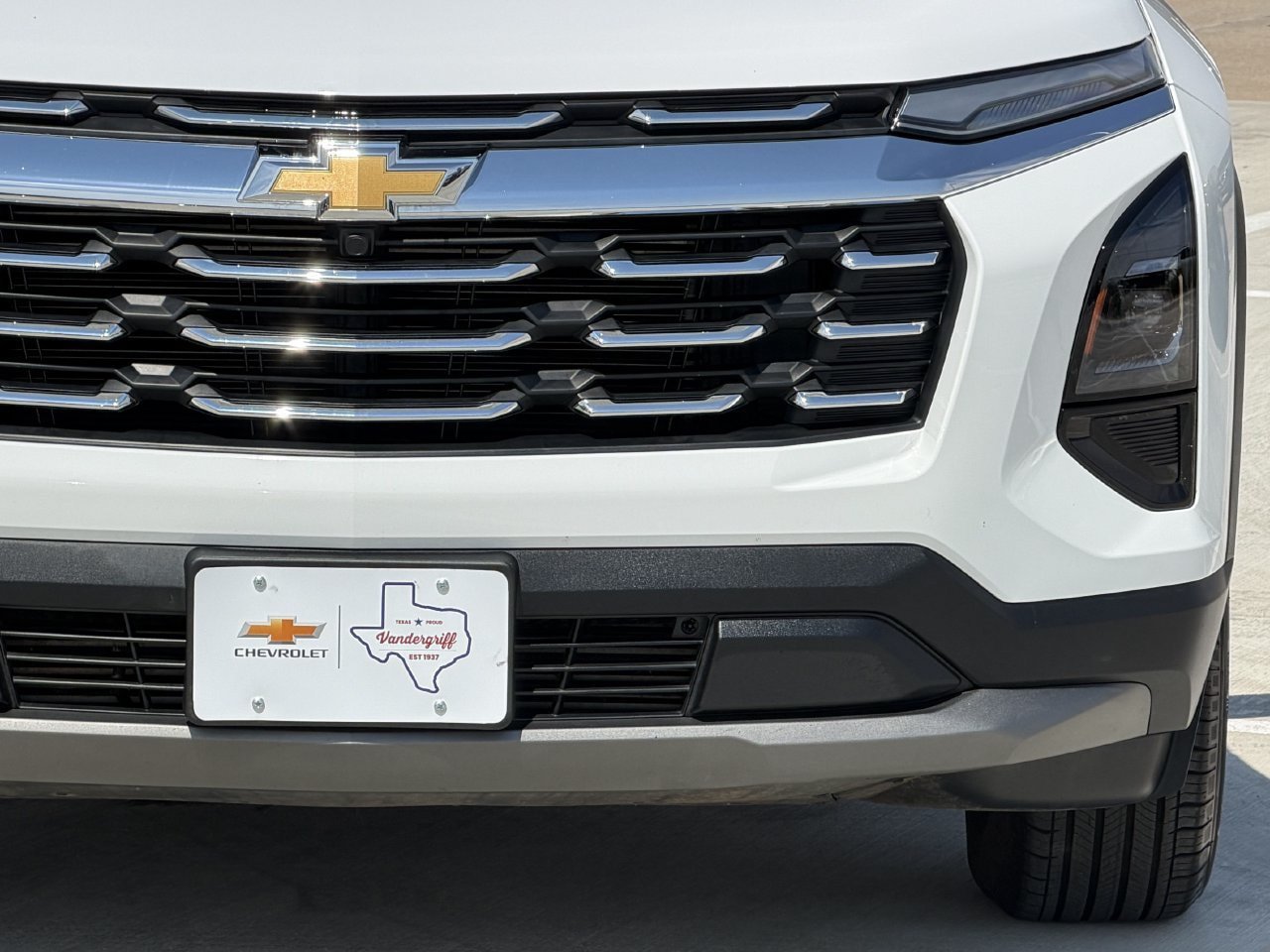 Used 2026 Chevrolet Equinox LT AWD/4WD image 8