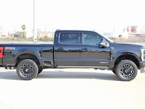 Used 2025 Ford F250 Platinum image 4