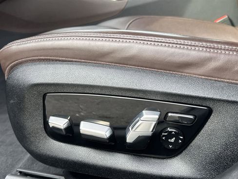 Used 2021 BMW M550i xDrive w/ Executive Package image 14