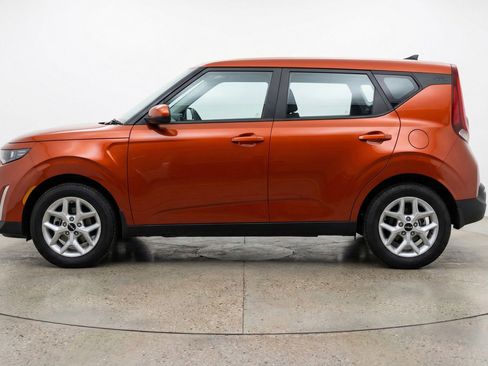 Used 2025 Kia Soul LX w/ LX Technology Package image 5