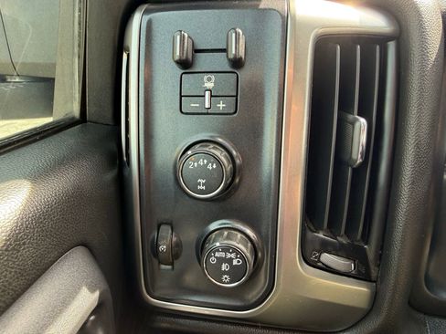 Used 2018 Chevrolet Silverado 3500 LT w/ LT Convenience Package image 18