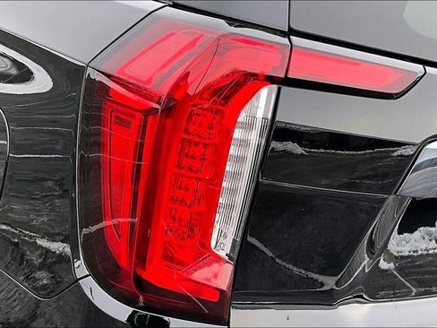 Used 2023 GMC Yukon XL Denali Ultimate AWD/4WD image 31