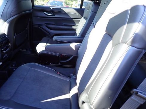 New 2025 Jeep Grand Cherokee L Altitude AWD/4WD image 11