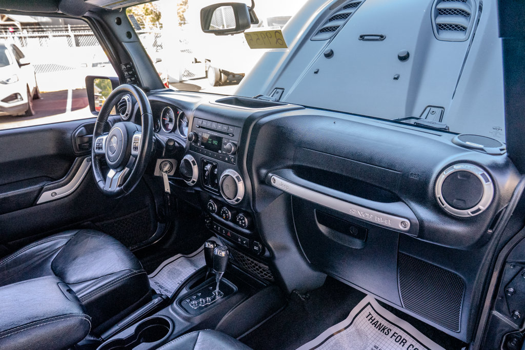 Used 2016 Jeep Wrangler Unlimited Rubicon AWD/4WD image 22
