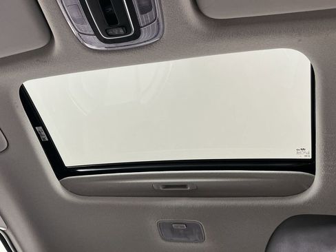 Used 2025 Hyundai Elantra Limited image 22