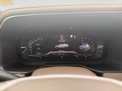 Used 2022 GMC Yukon XL Denali w/ Denali Premium Package image 16